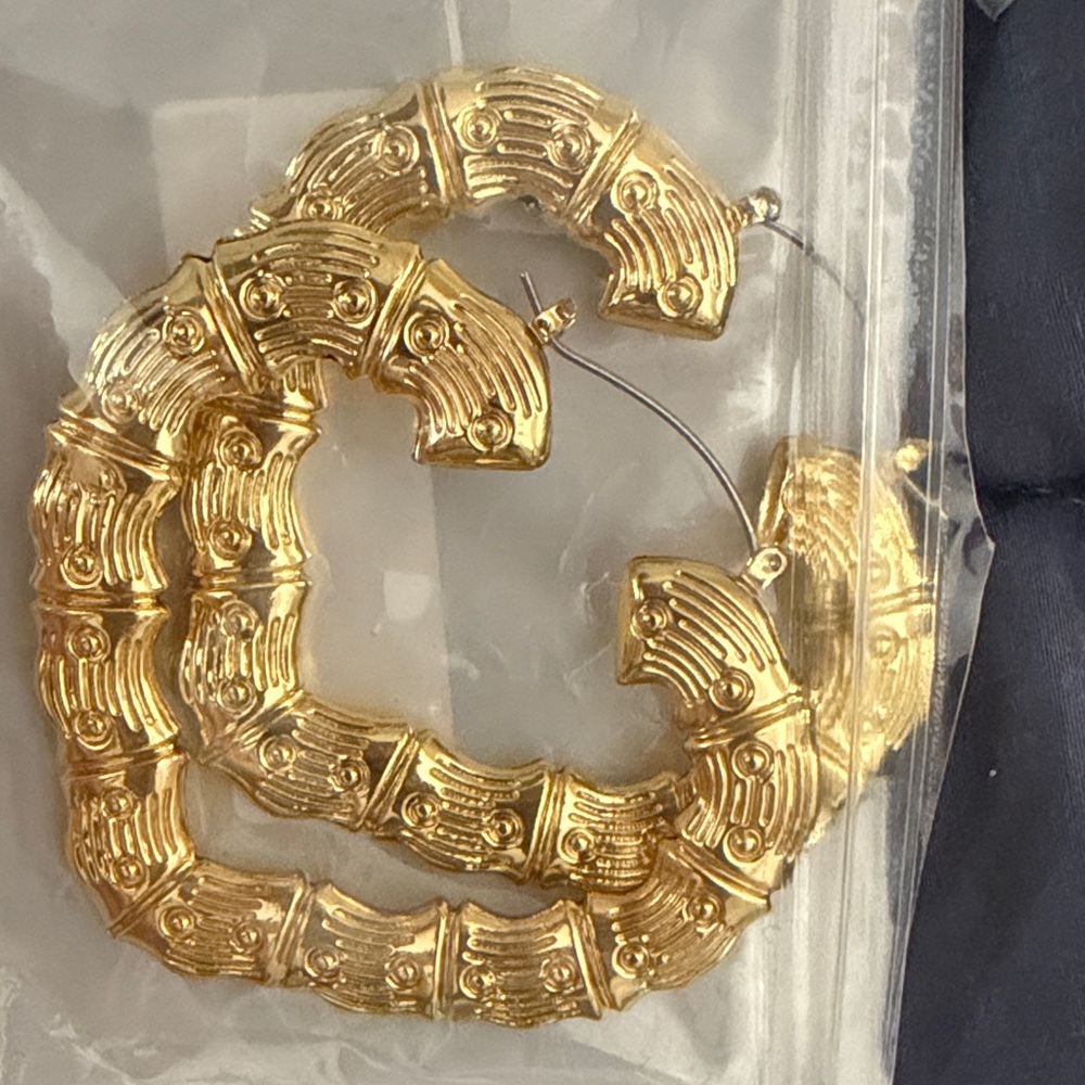 Gold Heart-Shaped Hoop Earrings - Picture 2 of 2